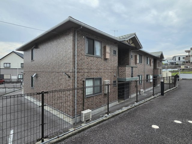 ヒルズ・加茂川の外観