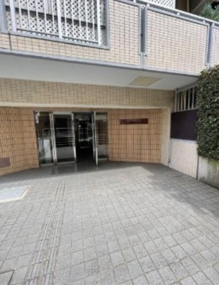 レジデンス大山のエントランス