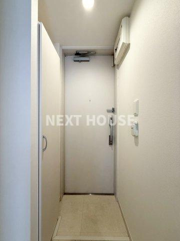 リブリ・西今川の玄関