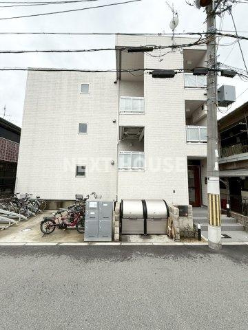 リブリ・西今川の駐車場