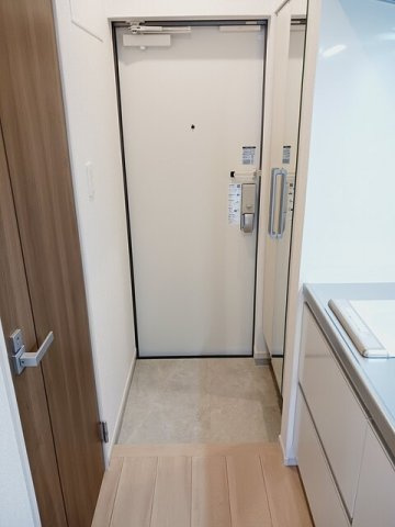 収納もある玄関です