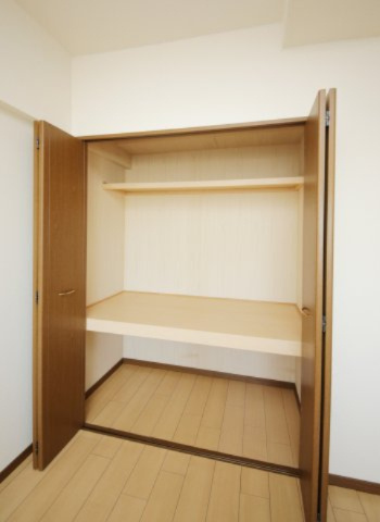 グランピアの収納|別部屋同一間取りのお写真となります。