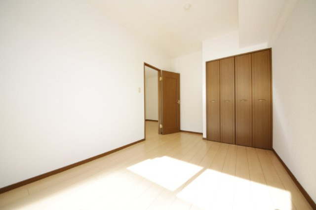 グランピアの寝室|別部屋同一間取りのお写真となります。