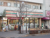 コンビニ（セブンイレブン）まで80ｍ