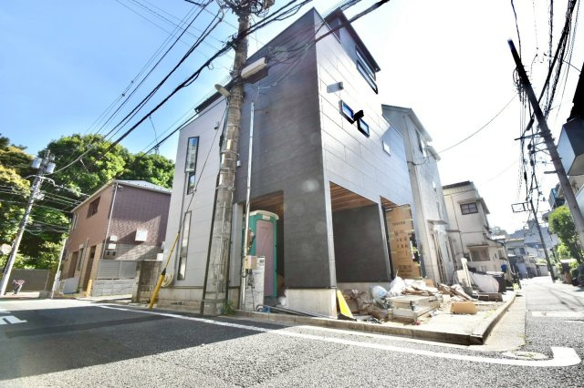 文京区大塚6丁目　新築戸建の外観|2026.05.15撮影

現地ご見学希望・資料請求などお気軽にお問い合わせ下さい！
03-5990-5201