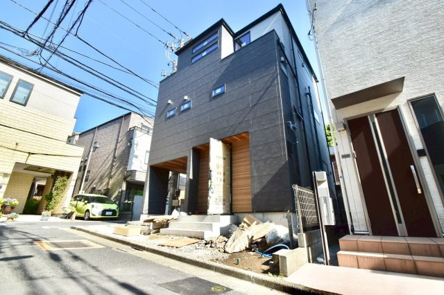 文京区大塚6丁目　新築戸建の外観|2026.05.15撮影

現地ご見学希望・資料請求などお気軽にお問い合わせ下さい！
03-5990-5201
