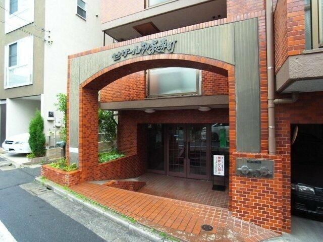 セザール池袋要町のエントランス