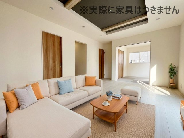 新築戸建・新築建売　福島市笹木野天戸畑　野田小・野田中の居間・リビング|画像はバーチャルホームステージングの加工による演出で、実際の家具は付きません。