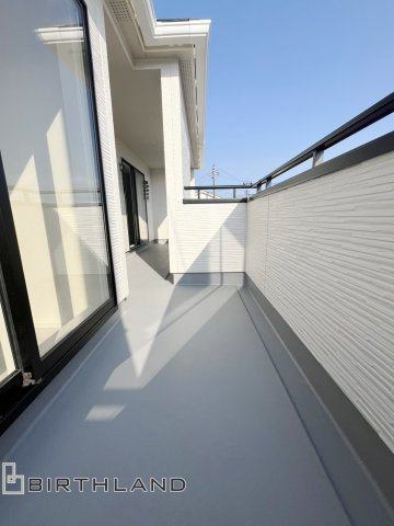 新築戸建・新築建売　福島市笹木野天戸畑　野田小・野田中のバルコニー|南側のバルコニーは陽当たりが良くお洗濯物も良く乾きそうです！