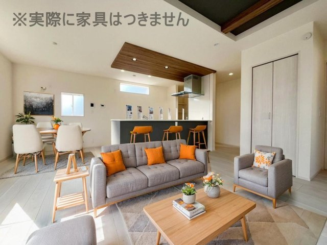 新築戸建・新築建売　福島市笹木野天戸畑　野田小・野田中の居間・リビング|画像はバーチャルホームステージングの加工による演出で、実際の家具は付きません。
