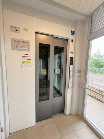 ＵＲグリーンヒルズ仁川 8号棟の外観
