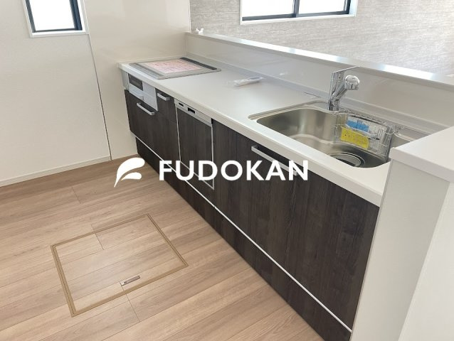 山形市上町1期【新築建売】の内観：施工例|広々ワイドなキッチンは料理がしやすく快適です。