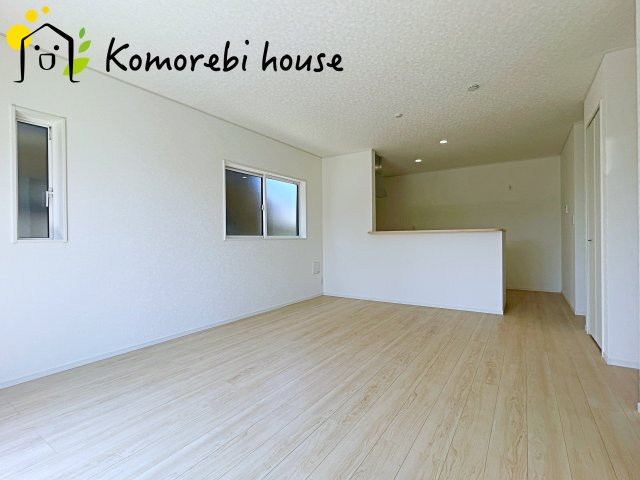 白岡市篠津　第7　新築一戸建て　クレイドルガーデン　01の居間・リビング|ゆったり過ごせる居間です