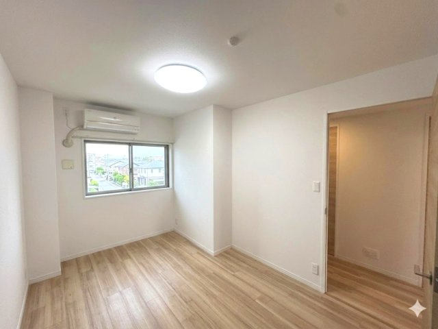 紫原2丁目　アルファステイツ紫原の洋室|6.1帖の洋室です。居室の中では一番広い為、主寝室としてご活用できます。