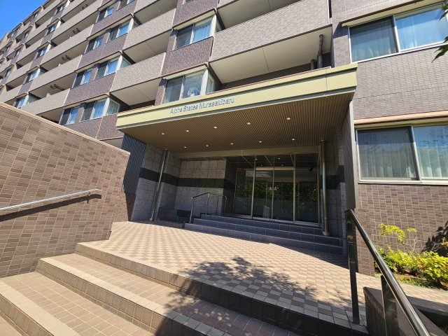 紫原2丁目　アルファステイツ紫原のエントランス|おしゃれなエントランスなので、毎日が楽しくなります♪