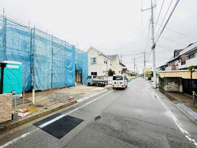 新築　前橋市光が丘町　Heartful　Town　１号棟の前面道路含む現地写真|現地写真　北側接道幅員約5.8ｍ