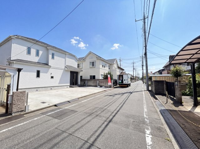 新築　前橋市光が丘町　Heartful　Town　１号棟の前面道路含む現地写真|現地写真　北側接道幅員約5.8ｍ