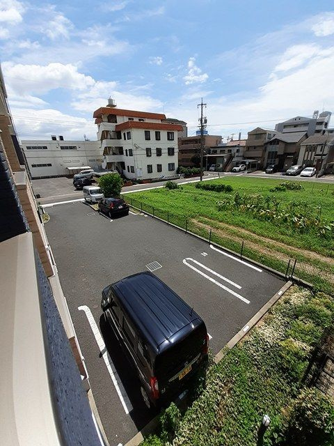 ベルドゥーラの駐車場