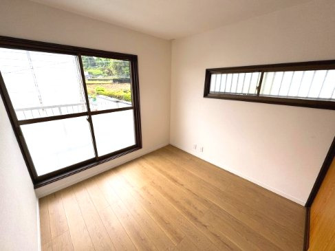 鹿児島市下福元町中古住宅の洋室|コンパクトで使いやすい洋室です