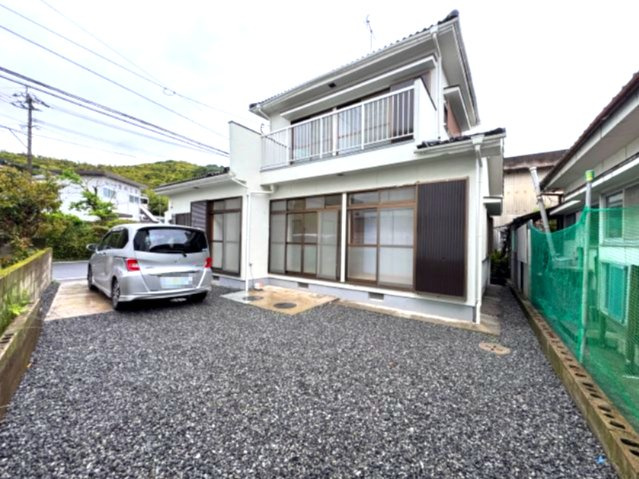 鹿児島市下福元町中古住宅の庭|車も入るお庭です。