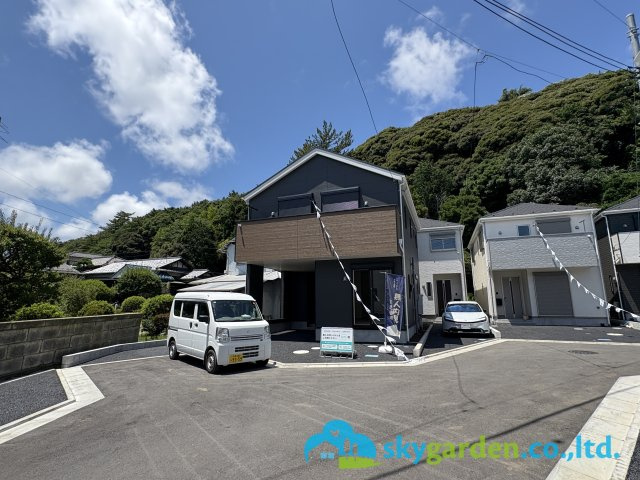 藤沢市城南第６（Ⅰ期）　新築戸建　全7棟１号棟の前面道路含む現地写真|開放感があります