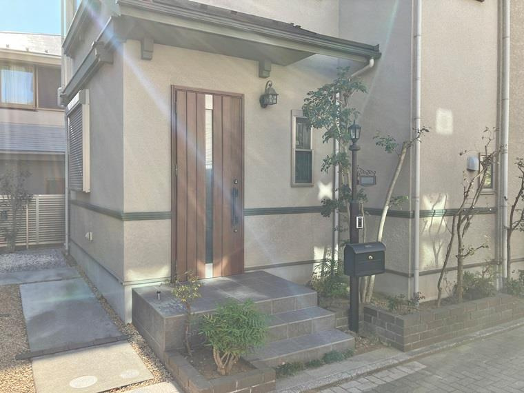下井草戸建のエントランス