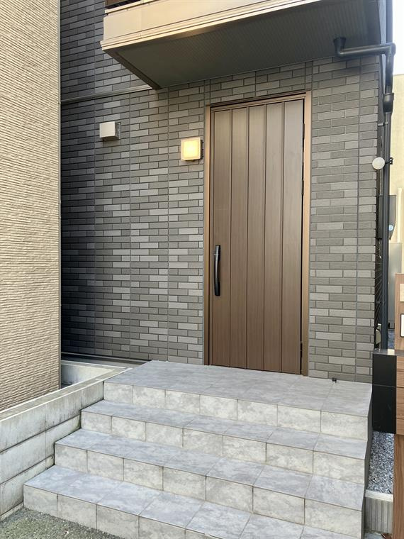 別所戸建のエントランス