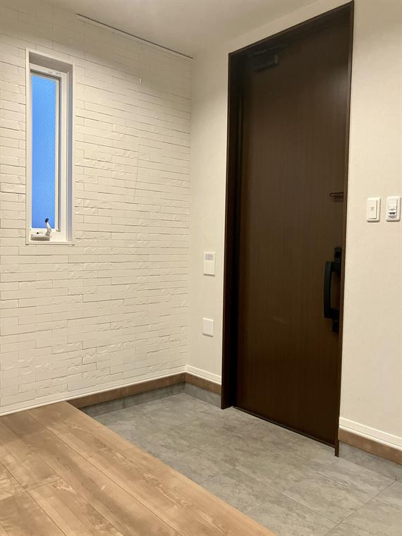 別所戸建の玄関