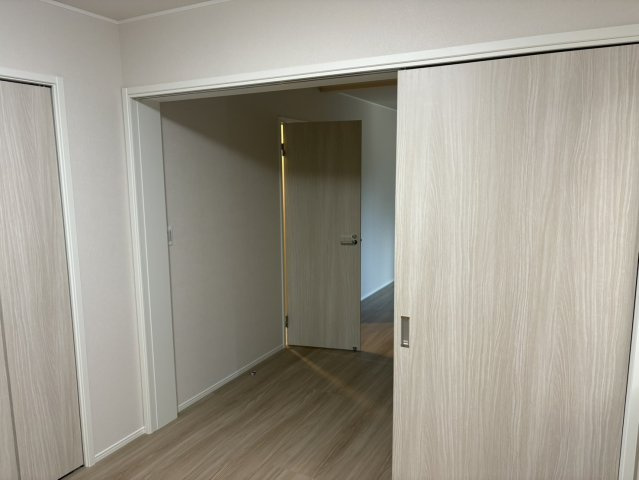 グリーンファイブの洋室