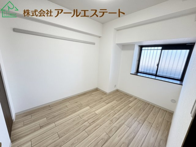 ライフアベニュー城山三番館　　　中古マンションの洋室