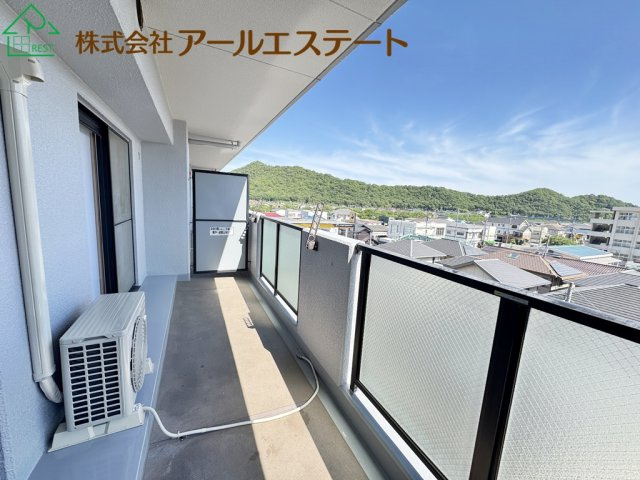 ライフアベニュー城山三番館　　　中古マンションのバルコニー