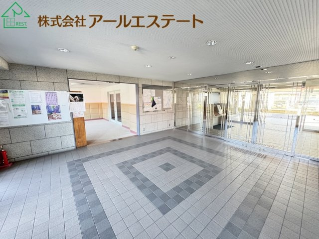 ライフアベニュー城山三番館　　　中古マンションのエントランス