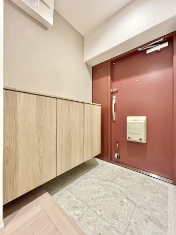 立花グリーンハイツ四号棟の玄関