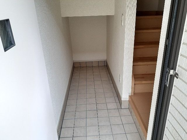 クレメント　ハウスの玄関