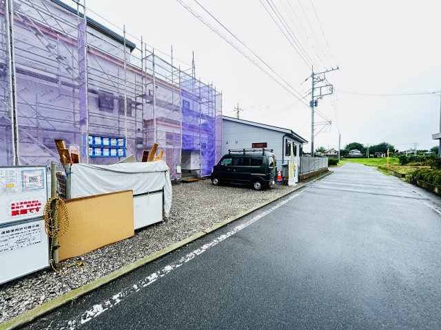 新築　前橋市粕川町女渕第１　1号棟の前面道路含む現地写真|現地写真　北側接道幅員約5.6ｍ