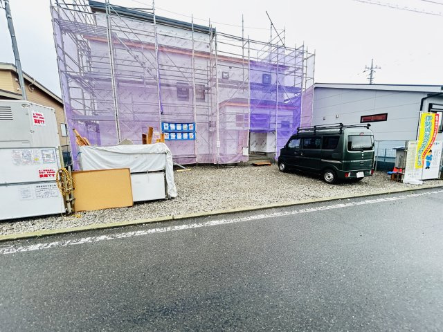 新築　前橋市粕川町女渕第１　1号棟の駐車場|現地写真　駐車スペースは並列5台分可能です！
