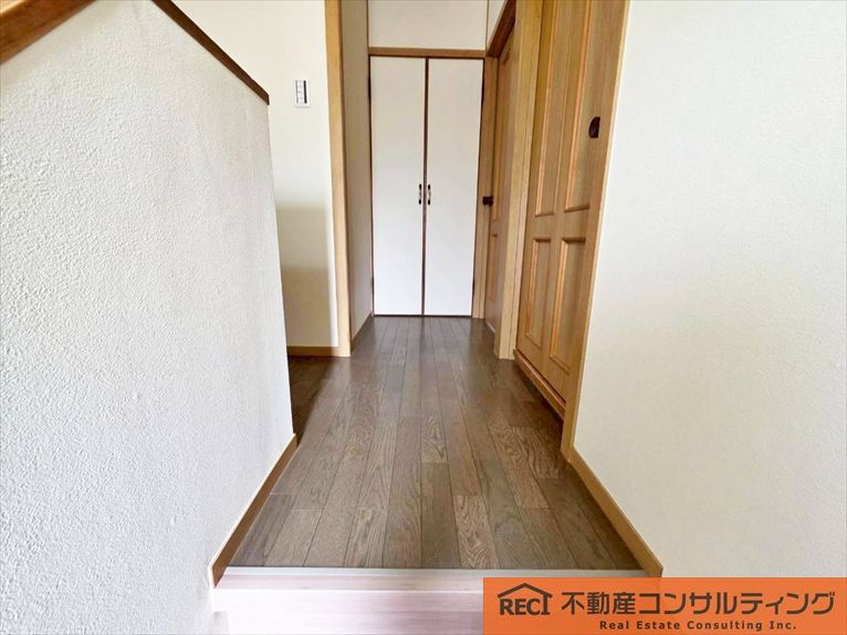 神戸市灘区上野通6丁目　中古戸建の玄関
