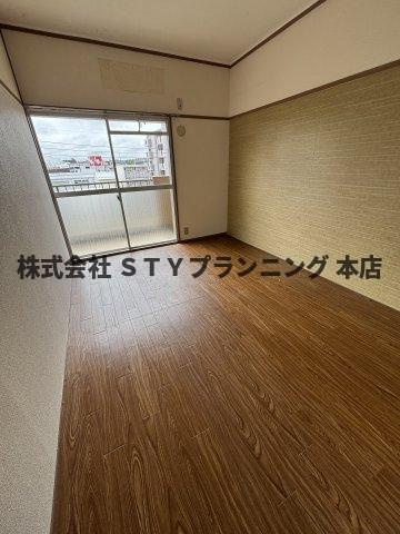 仲介手数料0円！富弘ビルの洋室