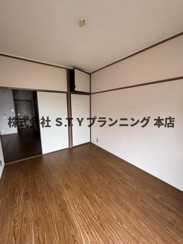 仲介手数料0円！富弘ビルの洋室