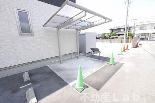 シャーメゾン ラ・シャンテの駐車場