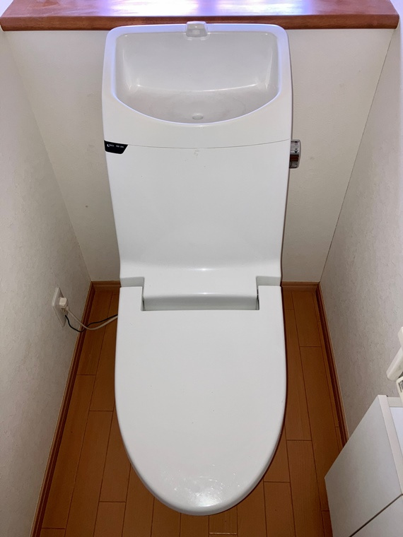 日吉町戸建のトイレ