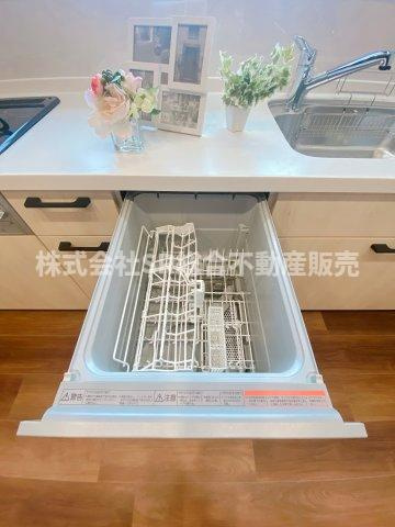 森河内西2丁目中古戸建の設備|食洗機があり洗い物の手間が省けます♪