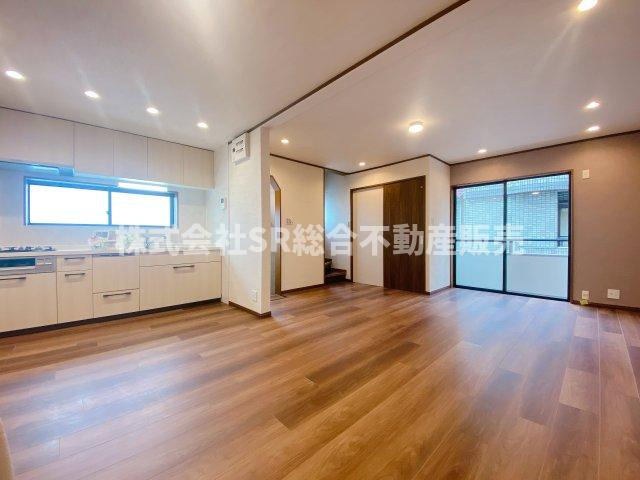 森河内西2丁目中古戸建の居間・リビング|ゆったり過ごせるリビングです