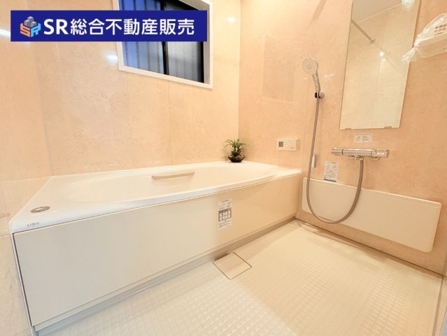 森河内西2丁目中古戸建の浴室|足を伸ばしてゆったりと浸かれる浴槽です♪