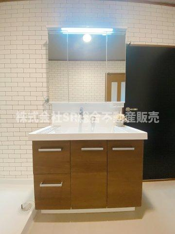 森河内西2丁目中古戸建の独立洗面台|独立洗面台、朝の身支度には欠かせません！