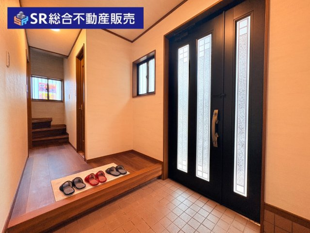 森河内西2丁目中古戸建の玄関|シューズボックスを置いても広く使える玄関です！