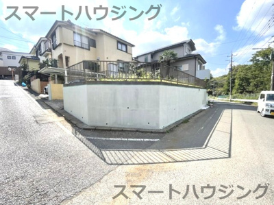 【外観】 | 土地 建築条件無し　京王高尾線 めじろ台駅 山田駅 山田町 | 建築条件なし　前面道路6mと4ｍの角地になります。目の前が公園になります。
区画整理地

