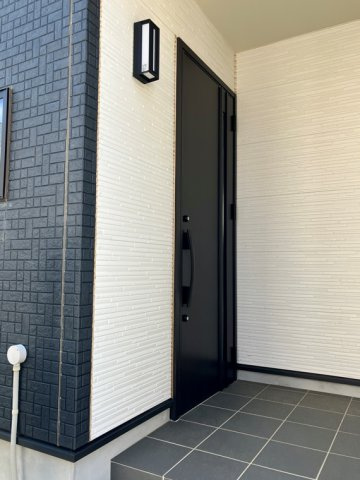 古ケ崎戸建のエントランス
