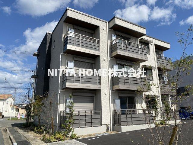 福知山市昭和新町の賃貸マンションの外観|インターネット無料◎オートロック付き◇外部物置や宅配ＢＯＸ、エコジョーズなどの設備付き＊