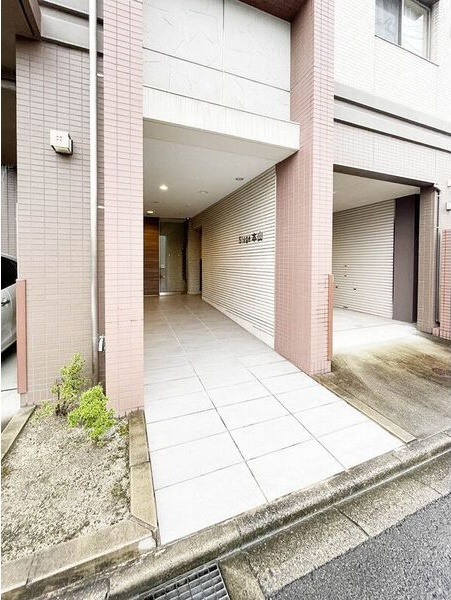 Stage本山のエントランス